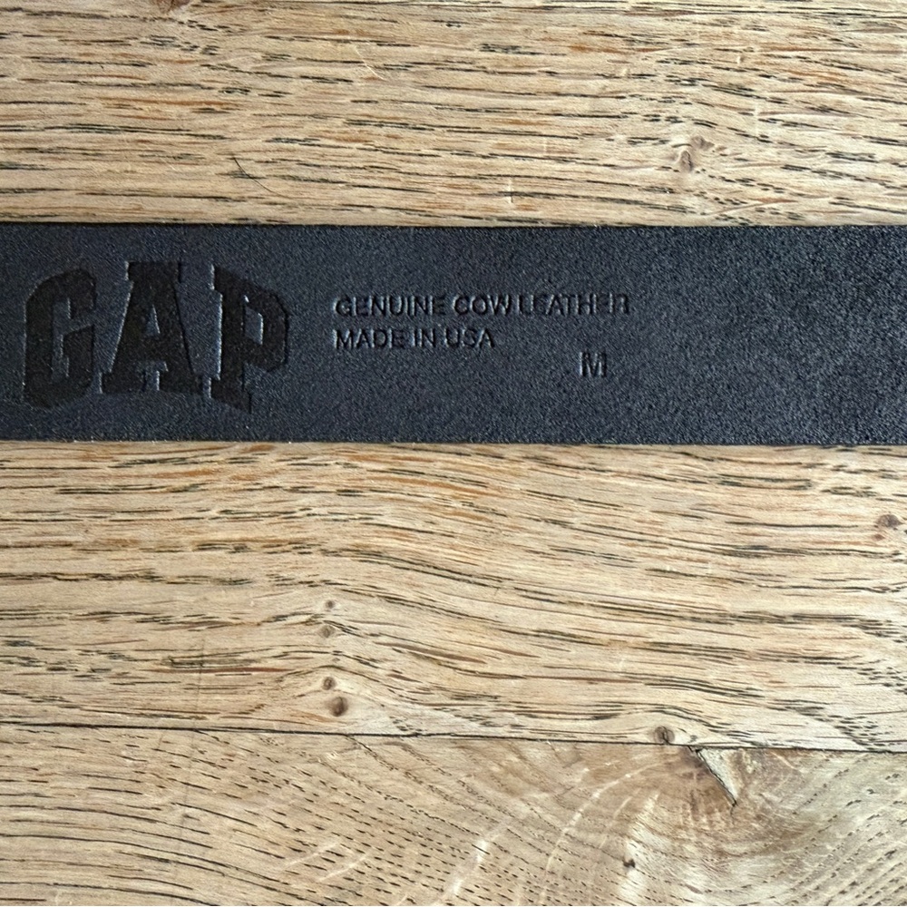 GAP Boys Dark Brown Leather Belt - M - Like New - Picture 3 of 8